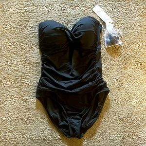 NWT Anne Cole bathing suit!! Size 8 black